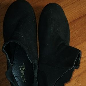 Iam selling my rouge boots